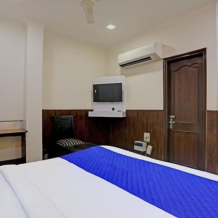 Hotel Grand Tushar - Ghaziabad Railway Station Dış mekan fotoğraf