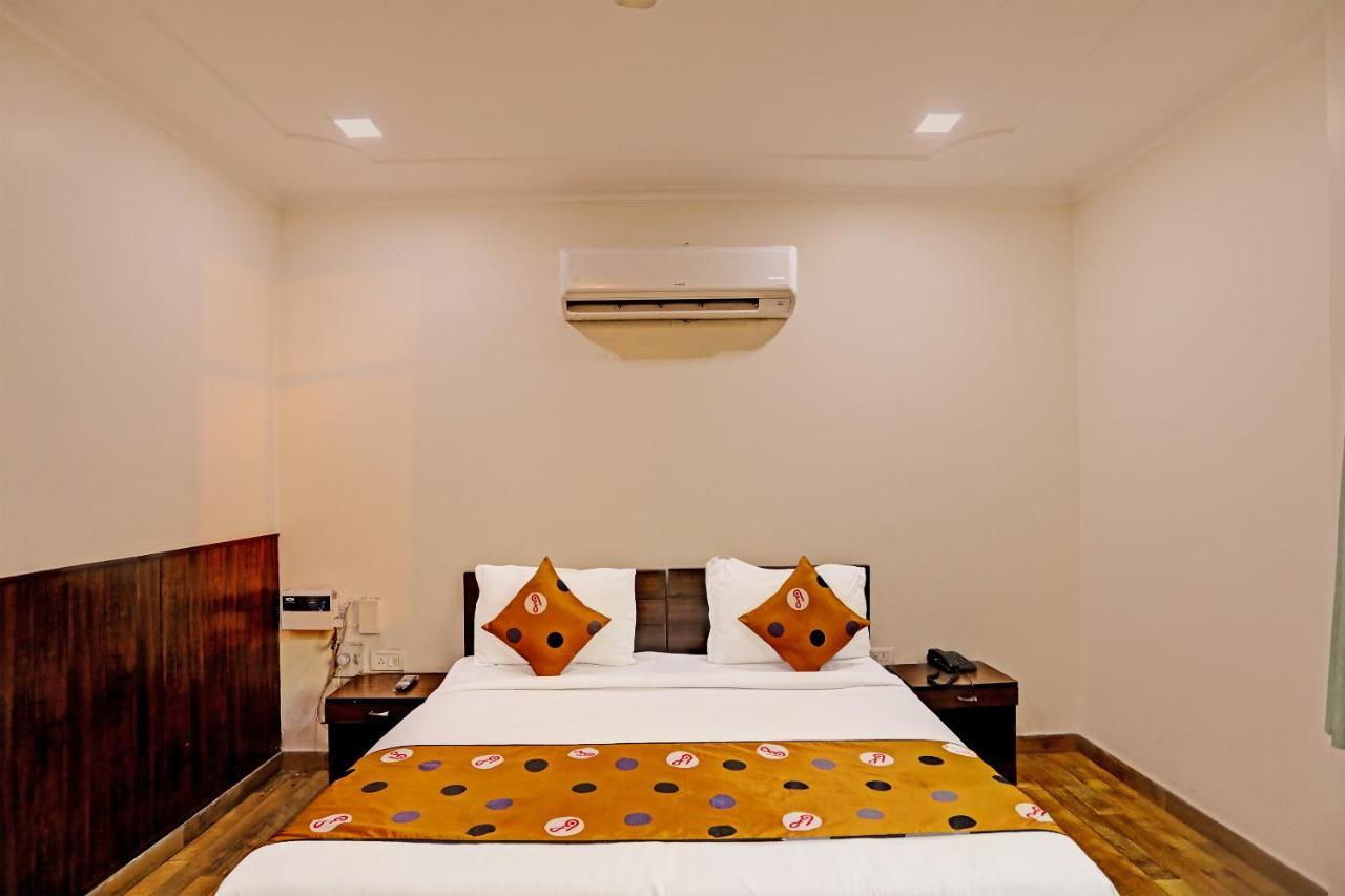 Hotel Grand Tushar - Ghaziabad Railway Station Dış mekan fotoğraf