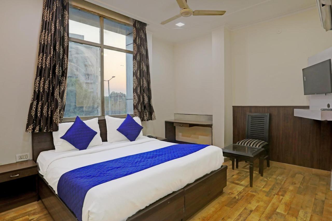 Hotel Grand Tushar - Ghaziabad Railway Station Dış mekan fotoğraf
