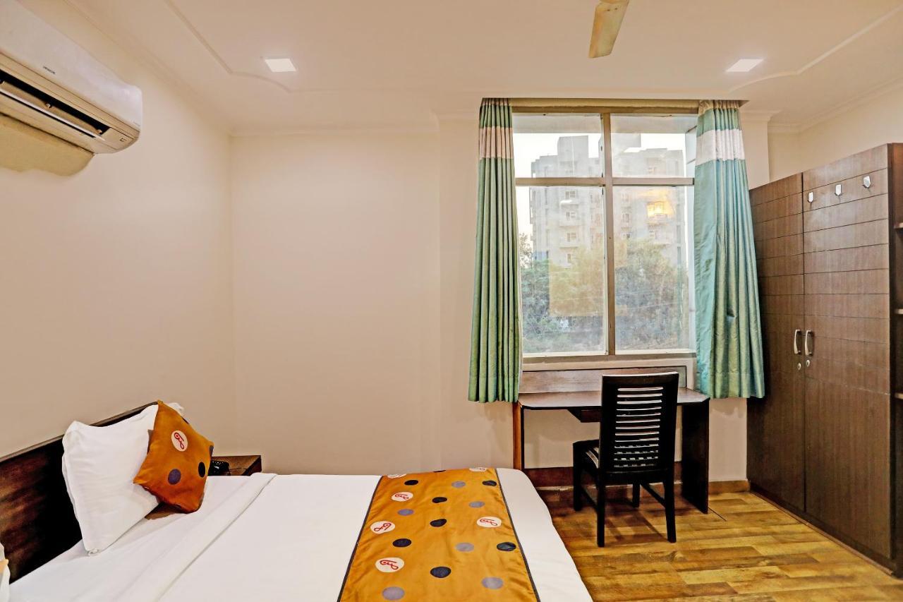Hotel Grand Tushar - Ghaziabad Railway Station Dış mekan fotoğraf