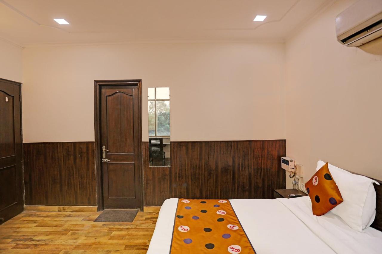 Hotel Grand Tushar - Ghaziabad Railway Station Dış mekan fotoğraf