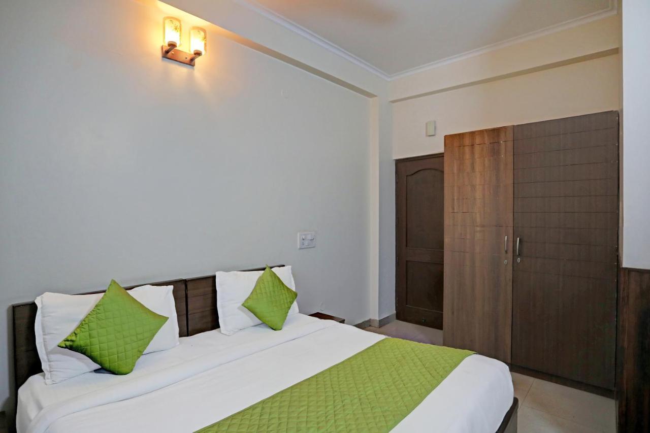 Hotel Grand Tushar - Ghaziabad Railway Station Dış mekan fotoğraf