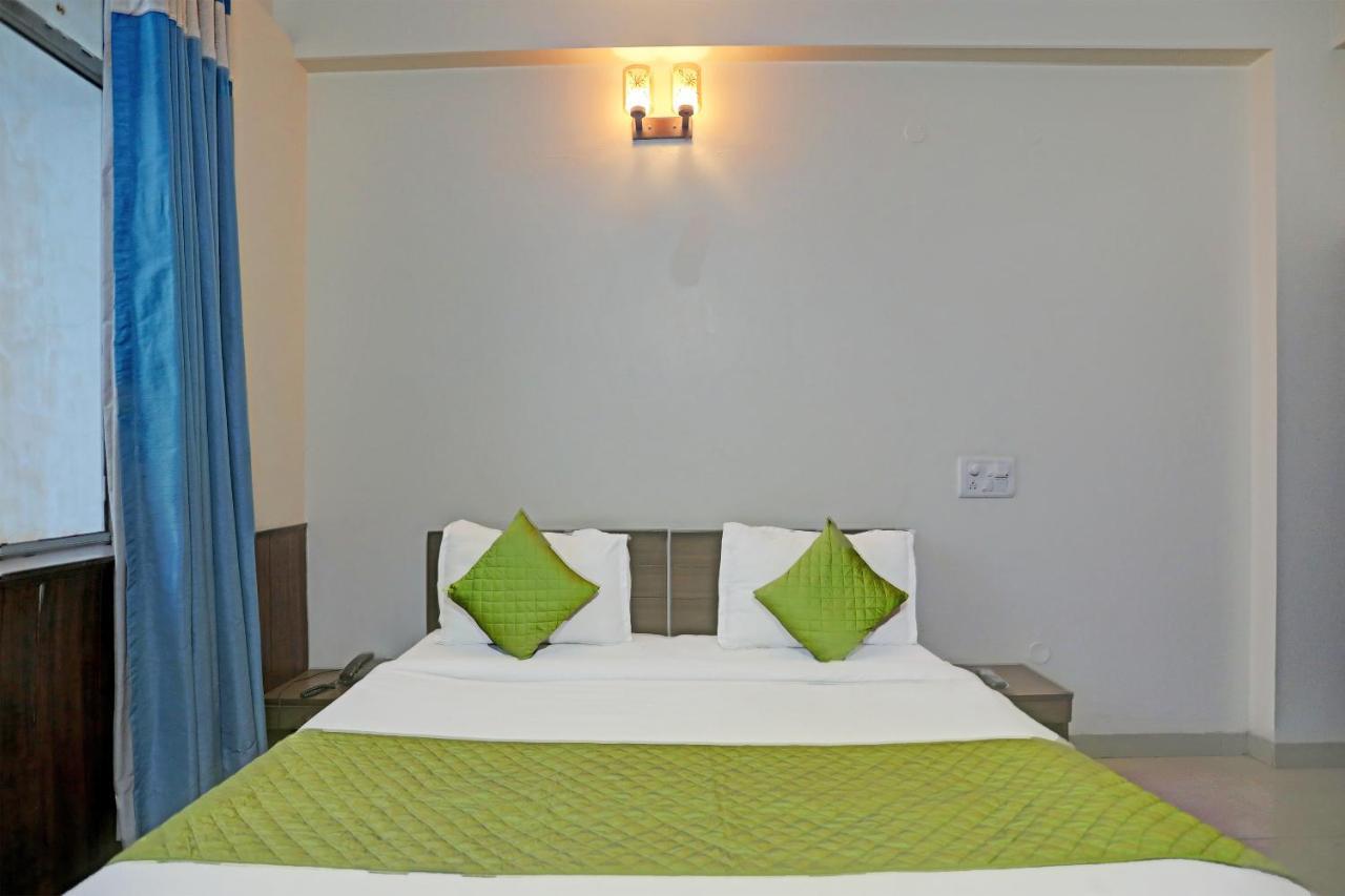 Hotel Grand Tushar - Ghaziabad Railway Station Dış mekan fotoğraf
